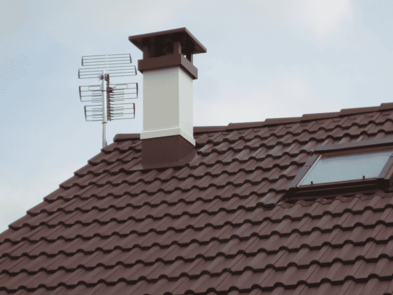 Toiture de couleur bordeaux